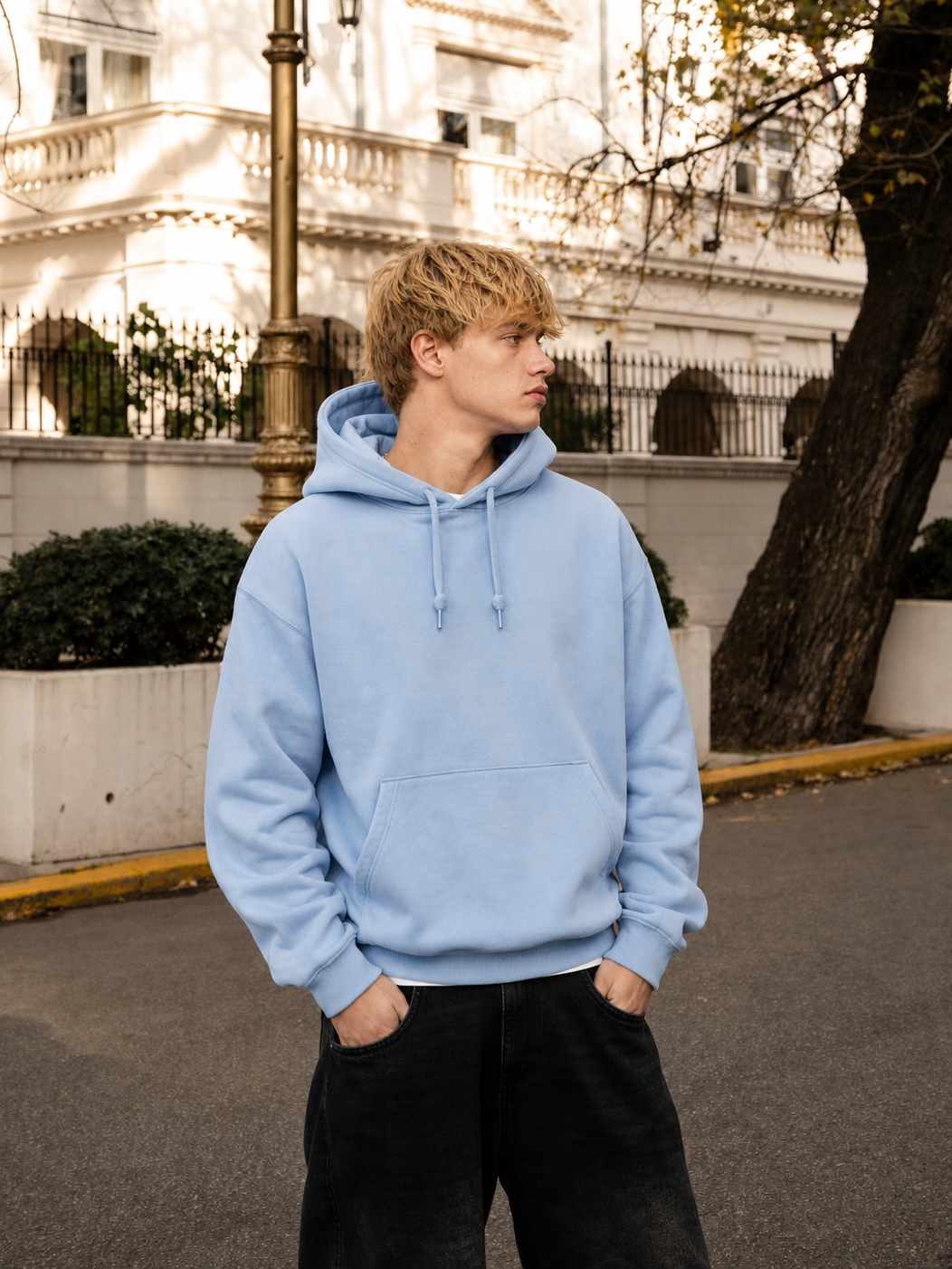 Polerón con capucha celeste K8 Urban personalizable para bordado y estampado