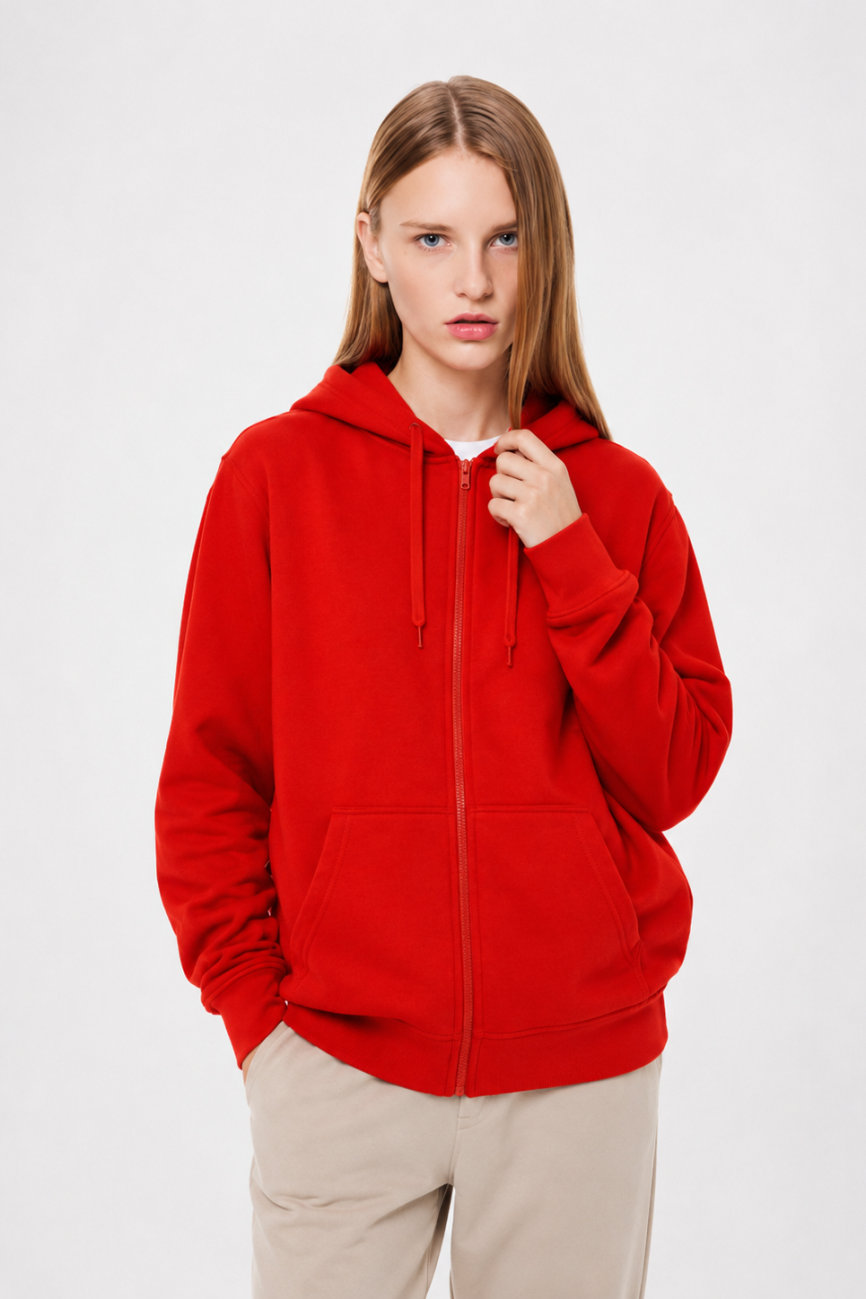 Detalle de puño rojo en polerón con cierre K8 Urban personalizable